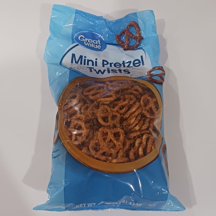 photo of Great Value  Mini Pretzel Twists shared by @heartartichokehearts on  07 Apr 2024 - review