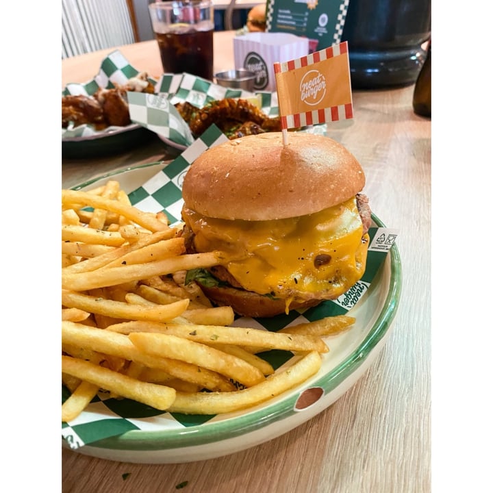 photo of Neat Burger Milano | Merlata Bloom Smash Burger shared by @verina on  05 Feb 2024 - review