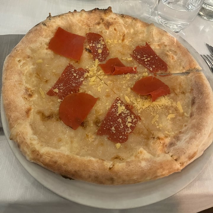 photo of La Soffitta Renovatio pizza speck e provola shared by @marinacarta on  09 Mar 2024 - review