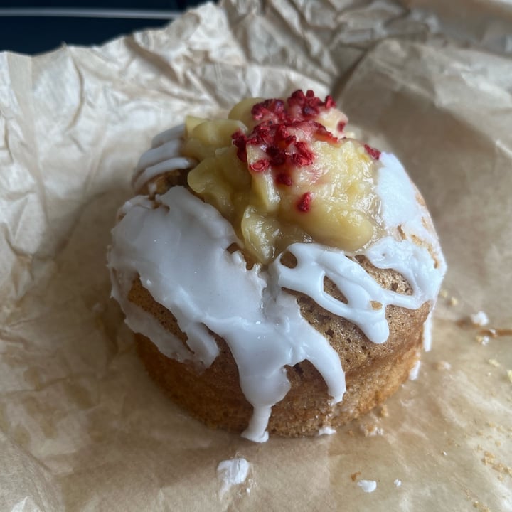 photo of Lovely Rita's Bakehouse Lemon Cake shared by @hypnicol on  01 Aug 2025 - review