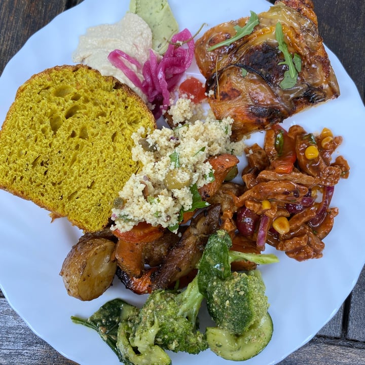 photo of Hermans Lunch Buffet shared by @potaytoes on  01 Jun 2024 - review