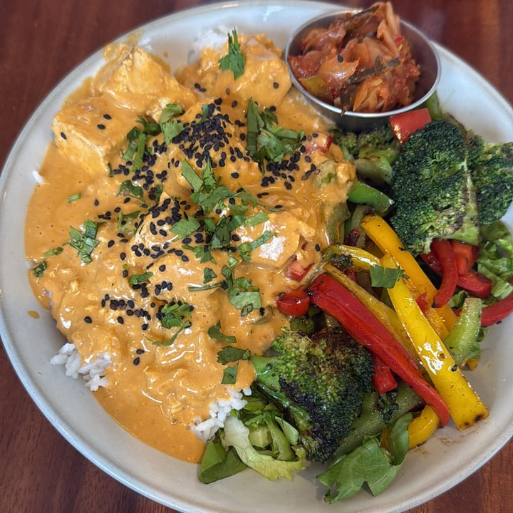 photo of Café Vegetal Spicy peanut Tofu bowl shared by @rooockd on  09 Jun 2025 - review
