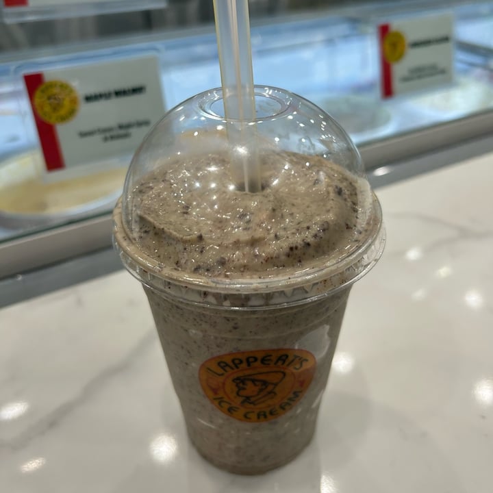 photo of Lappert's Ice Cream - Downtown Redlands, CA Mint Chip Vegan Milk Shake shared by @samanthab3 on  15 Nov 2024 - review