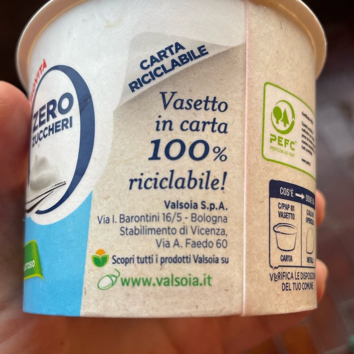 photo of Valsoia yogurt zero zuccheri bianco naturale shared by @vittolovestahini on  07 Oct 2023 - review