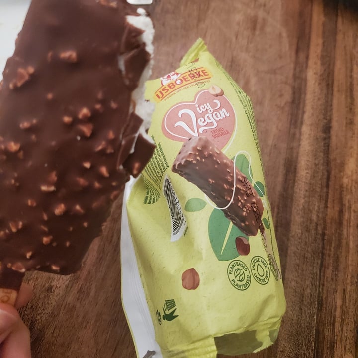 photo of Ijsboerke Icy Vegan - Frisko Noisella shared by @federicaimp on  12 May 2024 - review