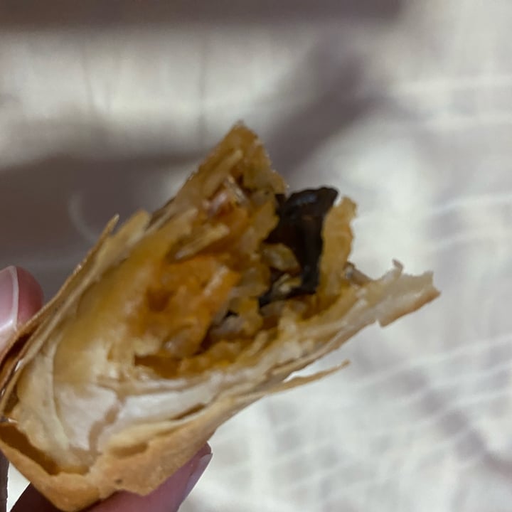 photo of Green on Earth Vegetarian Cafe Mala Spring Roll shared by @mags21 on  03 Jan 2025 - review