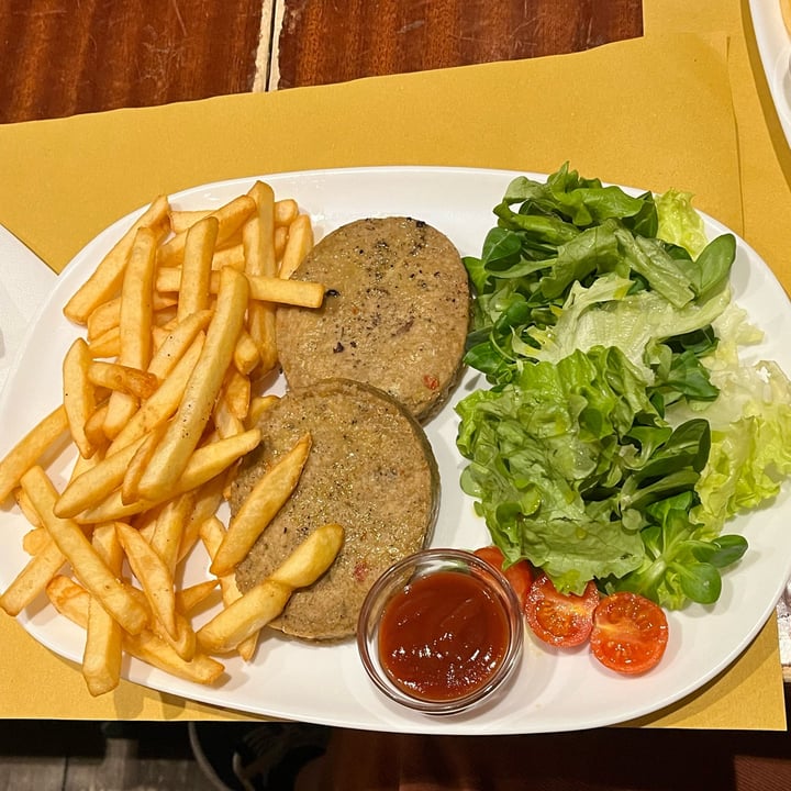 photo of Stratos Vegan Burger (Piatto) shared by @greenavocado on  16 Mar 2024 - review