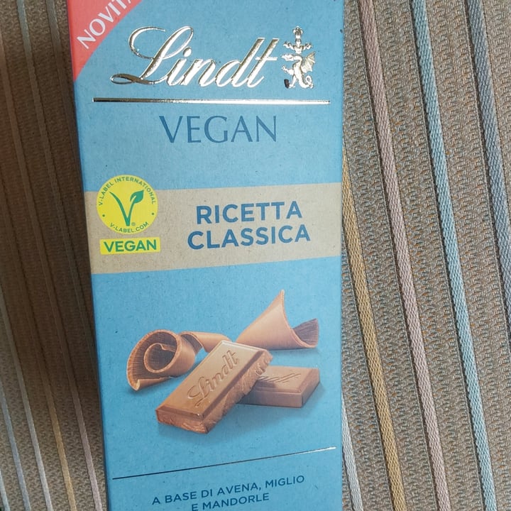 photo of Lindt Vegan Ricetta Classica shared by @suinonero on  13 Feb 2025 - review