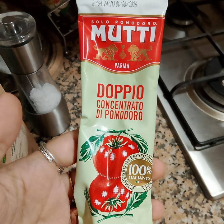 photo of Mutti Doppio concentrato di pomodoro shared by @lusole on  11 Oct 2024 - review