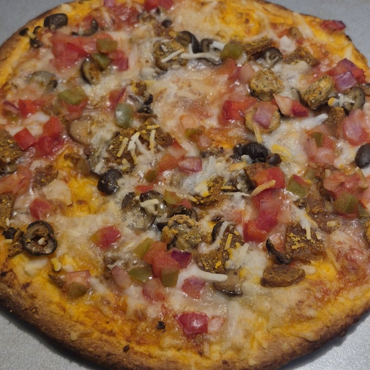 photo of Amy’s Amy’s Vegan Supreme Pizza shared by @carmarie on  20 Aug 2025 - review