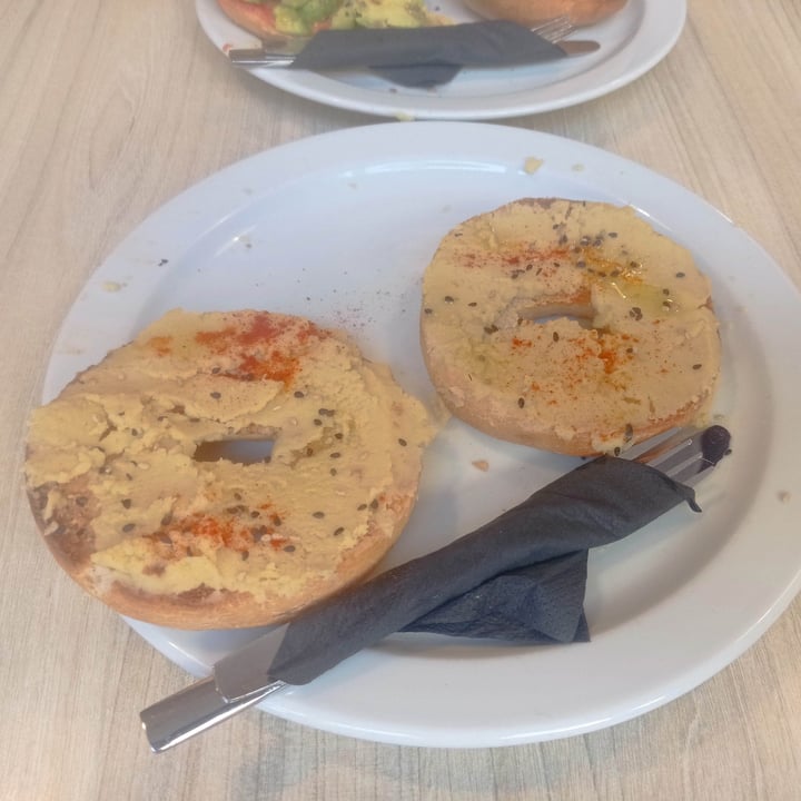 photo of Dídola Don Jaime Bagel tostado con hummus shared by @alejandro-alvaro on  23 Mar 2024 - review
