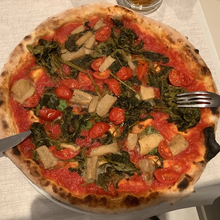 photo of Ristorante Pizzeria Orchidea Pizza Friarielli E Porcini shared by @whatthefuck on  16 Nov 2023 - review