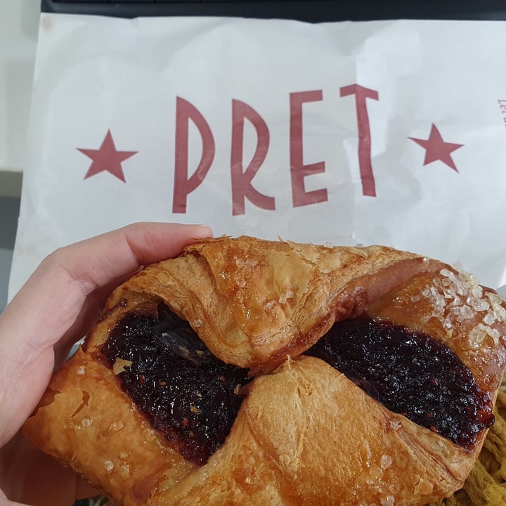 photo of Pret A Manger Very Berry Croissant shared by @gembean on  25 Oct 2023 - review