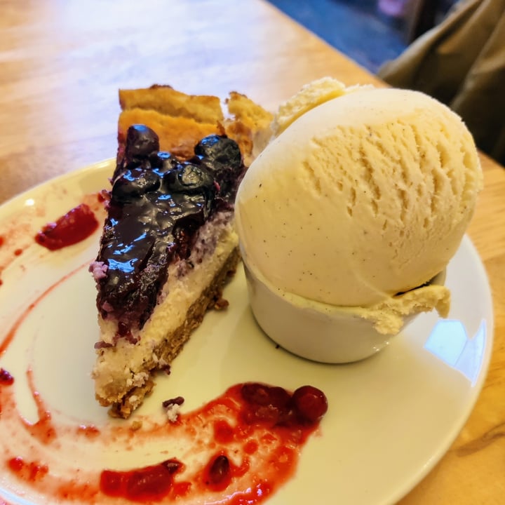 photo of Goji Cafe Vegetarian Cafe & Deli Blueberry and Vanilla Cheesecake shared by @michelanice on  10 Dec 2023 - review