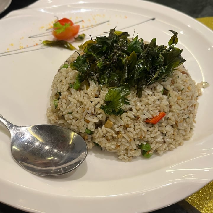 photo of LVC Vege Restaurant 创意林镇藩料理坊 Mushroom Basil Fried Rice shared by @soy-orbison on  12 Mar 2024 - review