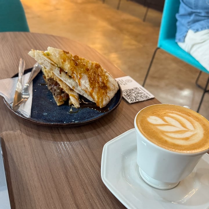 photo of Garoa Cafés Especiais Combo Vegano shared by @letsqr on  03 Mar 2025 - review