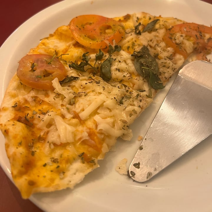 photo of Nalu Pizzas pizza Campeche - maguerita vegana shared by @deboramora on  21 Apr 2024 - review