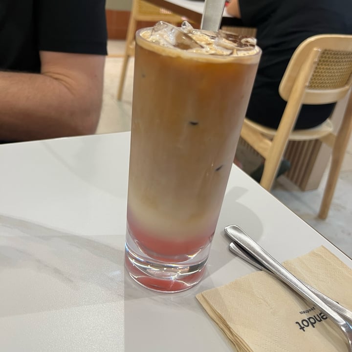 photo of Greendot The Seletar Mall Pink Rose Oat Latte shared by @ziggyradiobear on  05 Aug 2025 - review