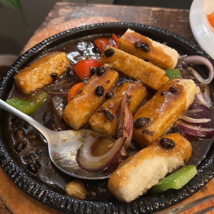 photo of Tofu vegan Spitalfields Sizzling Fried Tofu In Black Bean Sauce shared by @sarahmmortimer on  29 Dec 2023 - review