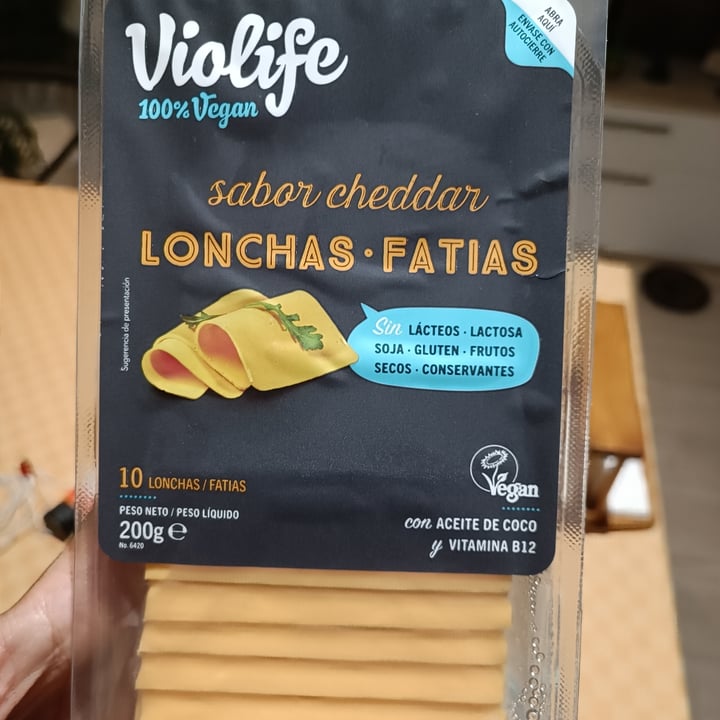 photo of Violife Lonchas sabor Cheddar shared by @natalia231080 on  02 Sep 2023 - review