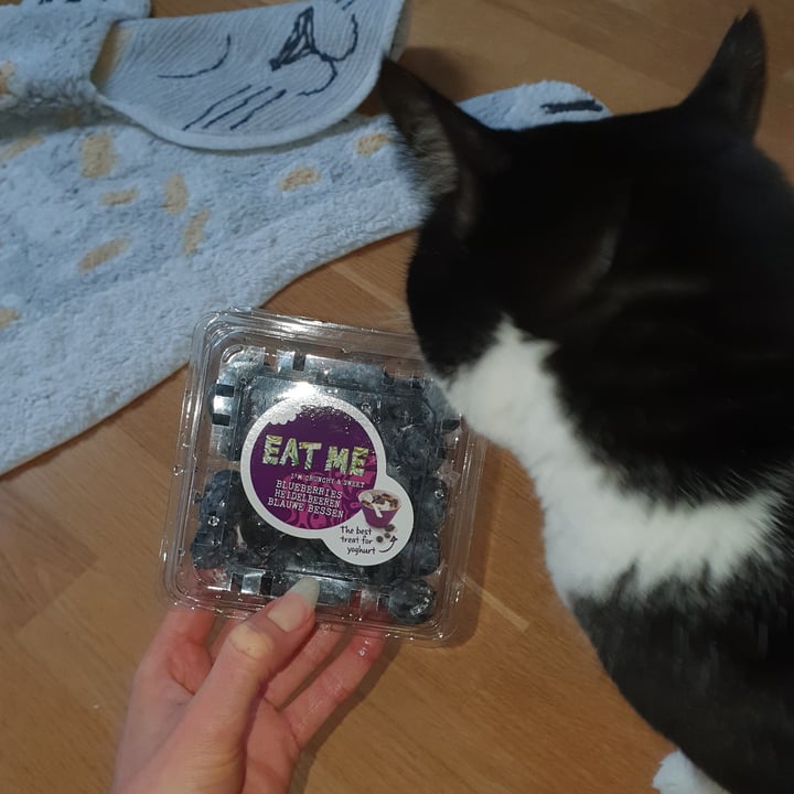 photo of Eat me Blueberries shared by @adropoceanic on  09 Oct 2025 - review
