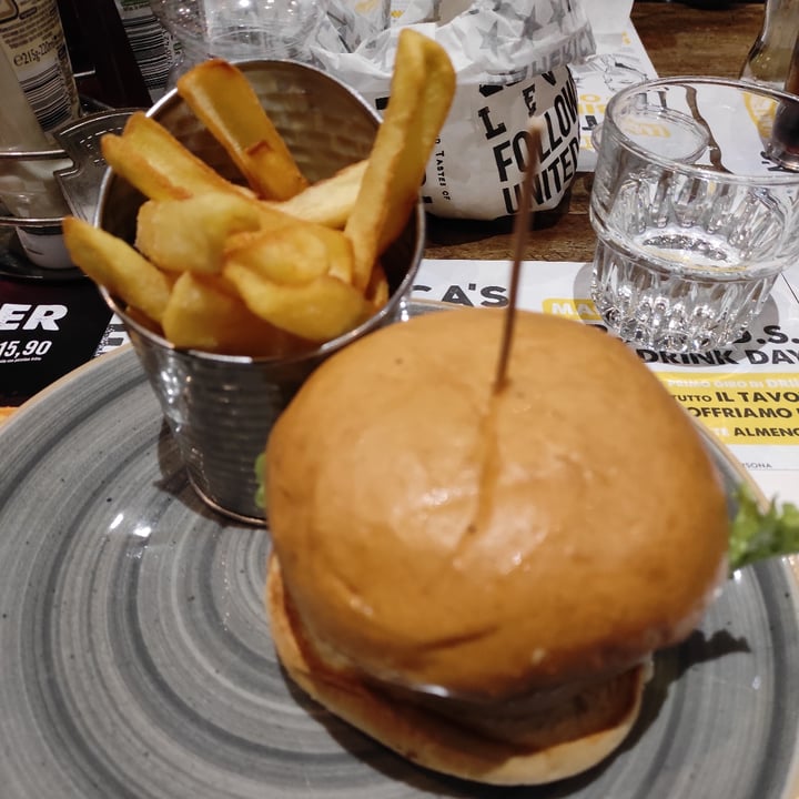 photo of Hamerica’s Smile Burger HEURA shared by @niklabelloli1 on  29 Feb 2024 - review
