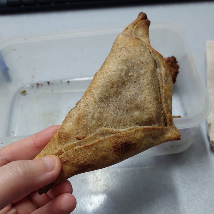 photo of Sangusto Samosas (Empanadas Indias) Gigantes shared by @sritabrocoli on  28 Mar 2024 - review