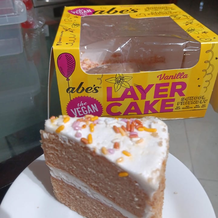 photo of Abe's Vegan Muffins Vanilla Frosted Layer Cake shared by @lliguerpr96 on  03 Mar 2024 - review