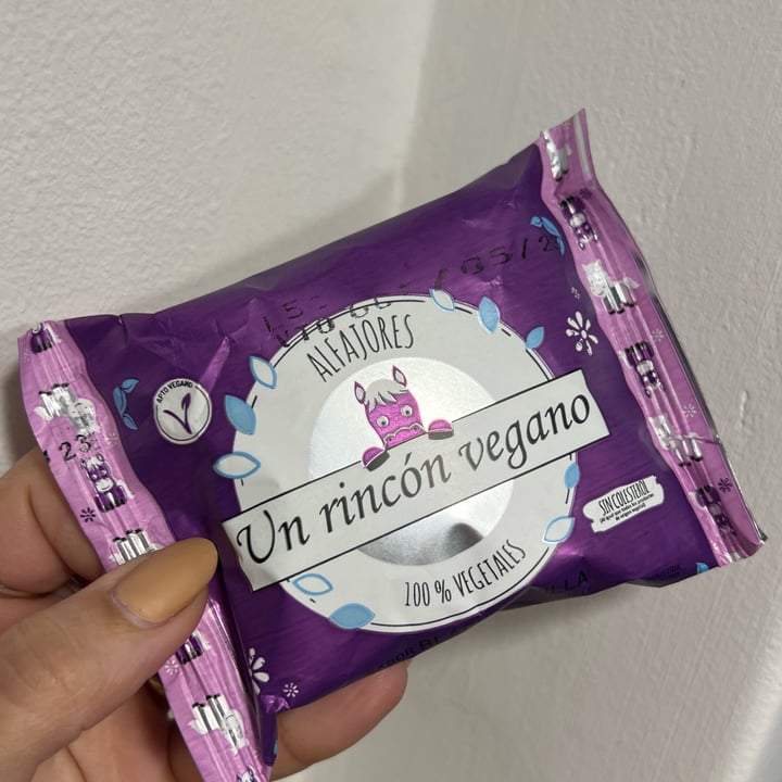 photo of Un Rincón Vegano Alfajor Black Vainilla shared by @gaby-miss-x on  12 Nov 2023 - review