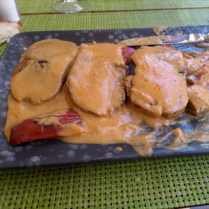 photo of Hotel Avenida Seitan casero con salsa De Curry Y Coco shared by @asonier on  04 Sep 2023 - review