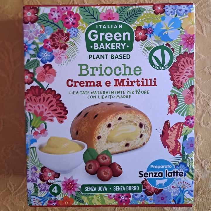 photo of italian green bakery Brioche Crema E Mirtilli shared by @alechampe on  22 May 2024 - review