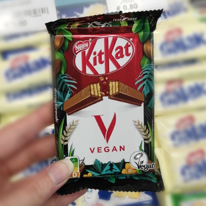 photo of Kitkat Kit Kat Vegan shared by @alessiacal01 on  04 Jul 2024 - review