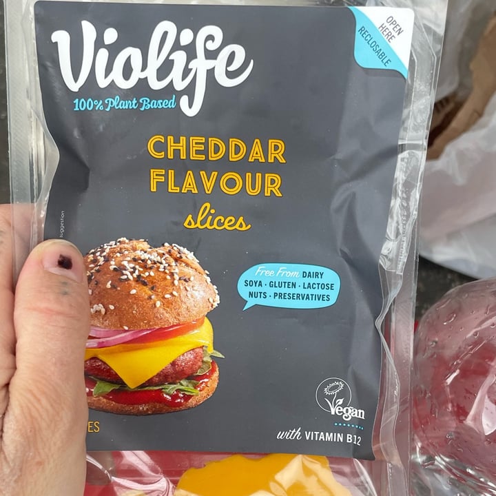 photo of Violife Cheddar flavour slices shared by @clelialuisa on  21 May 2024 - review