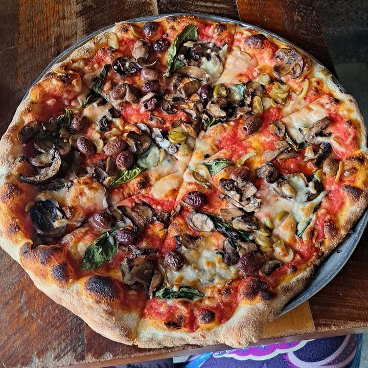photo of North of Brooklyn Pizzeria Margarita - vegan cheese shared by @svraphael88 on  20 Apr 2024 - review
