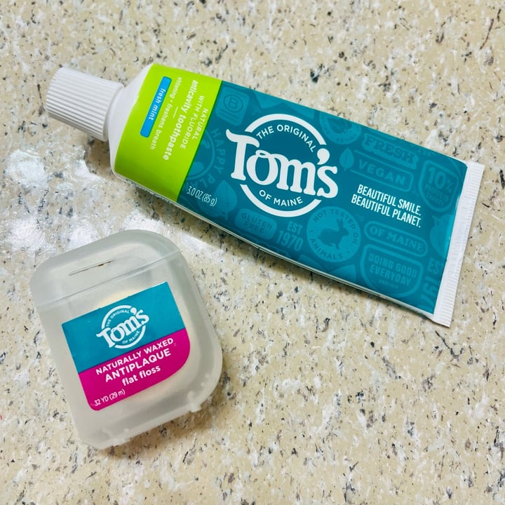 photo of Tom's of Maine Naturally Waxed Antiplaque Flat Floss shared by @alexanicole on  16 Sep 2025 - review