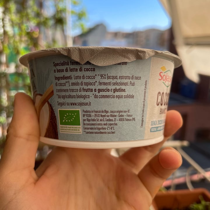 photo of Sojasun yogurt a base di cocco senza soia shared by @emmapecci on  25 Aug 2023 - review