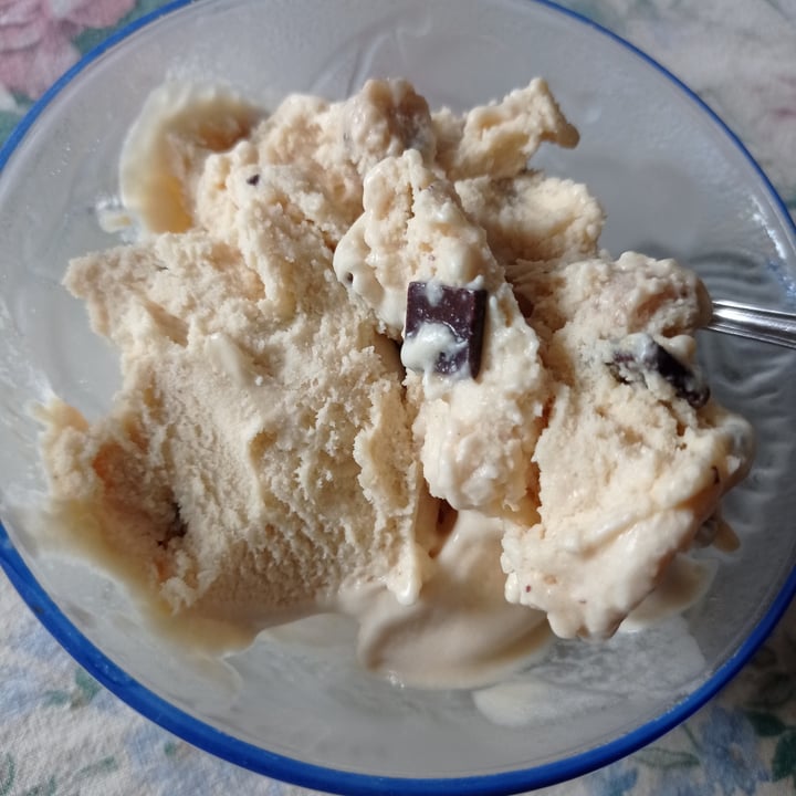 photo of Vemondo Vegan ice dessert Cookie dough shared by @susberry on  24 Aug 2025 - review