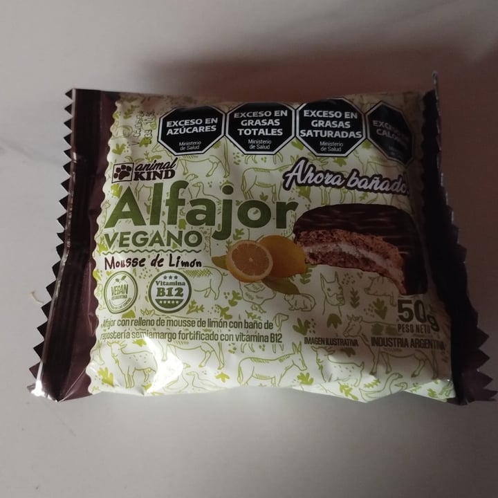 photo of Animal kind Alfajor mousse de limón bañado en chocolate shared by @yuyumi on  30 Dec 2023 - review