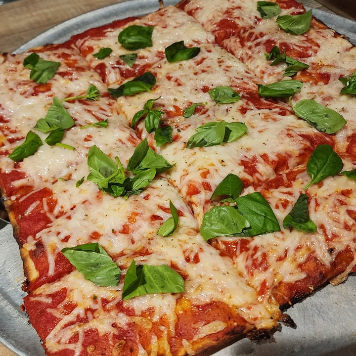 photo of Basilico's Pizzeria vegan pizza shared by @tracyrocks on  28 Jan 2024 - review