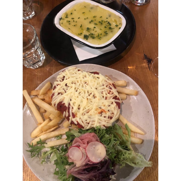 photo of The Cornish Arms Hotel Vegan Chickn Parma or Schnitzel and Vegan Shepards Pie shared by @vegandelish on  16 Jun 2024 - review