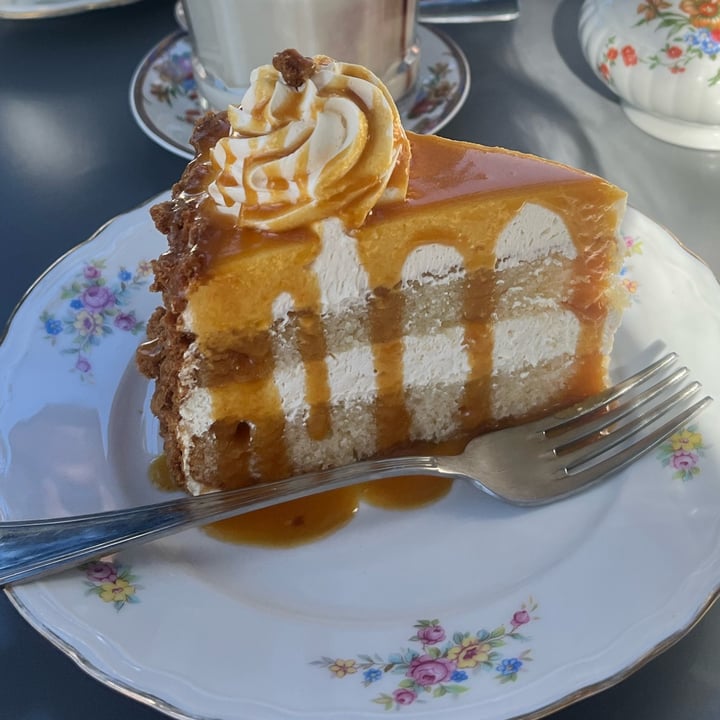 photo of Snug The Comfort Café Mississippi Caramel Cake shared by @marinacarta on  09 Mar 2024 - review