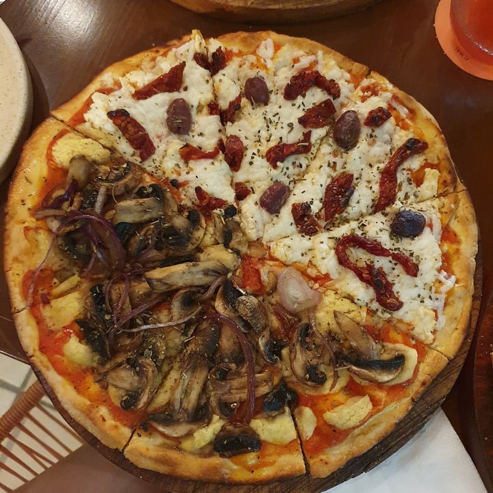 photo of Coral Vegan Pizza Pizza Sun Dried Cozumel shared by @limespickmeup on  16 Dec 2024 - review