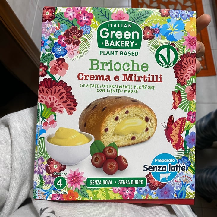 photo of italian green bakery Brioche Crema E Mirtilli shared by @oceanideserti on  03 Jan 2025 - review