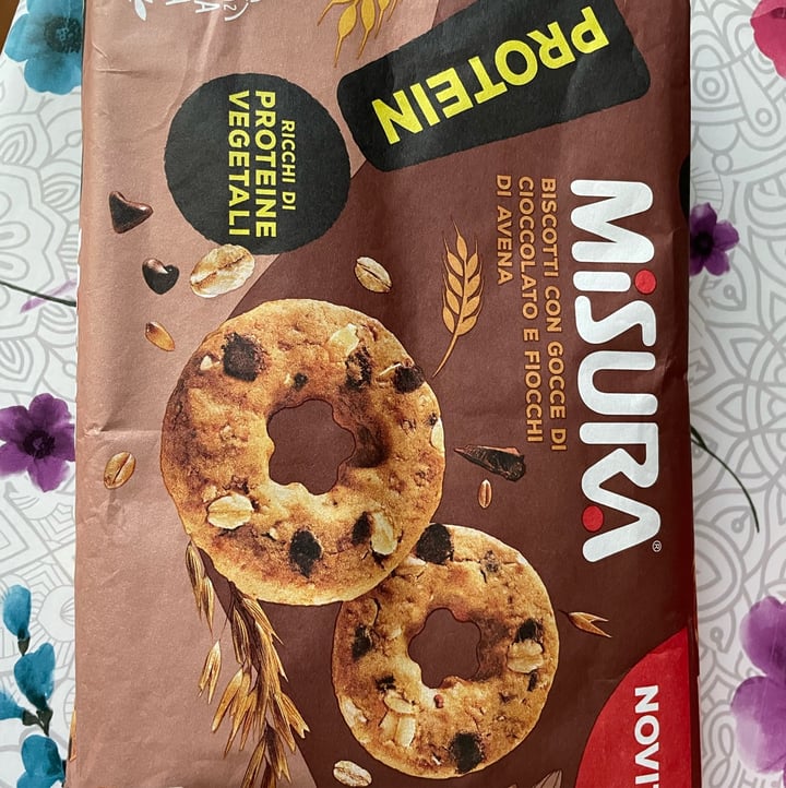 photo of Misura Biscotti con gocce di cioccolato e fiocchi d’avena shared by @lunaros on  10 Sep 2023 - review