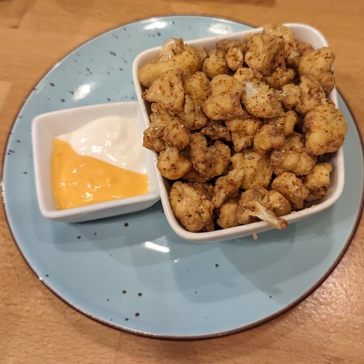 photo of Roots & Rolls Popcorn Cauliflower shared by @lydiahawkins on  25 Sep 2023 - review