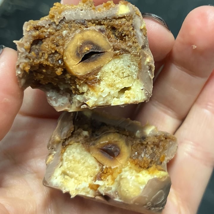 photo of Hanai Vegana Ferrero Bites shared by @azabachepeluda on  14 May 2024 - review