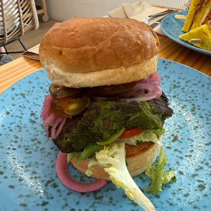 photo of Aguacate Coffee & Brunch Hamburguesa Veggie shared by @ryanleys on  28 Sep 2025 - review