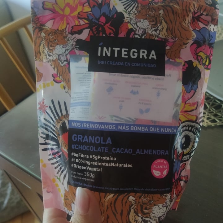photo of Integra granola chicolate cacao y almendra shared by @anaacosta3c on  24 Aug 2023 - review