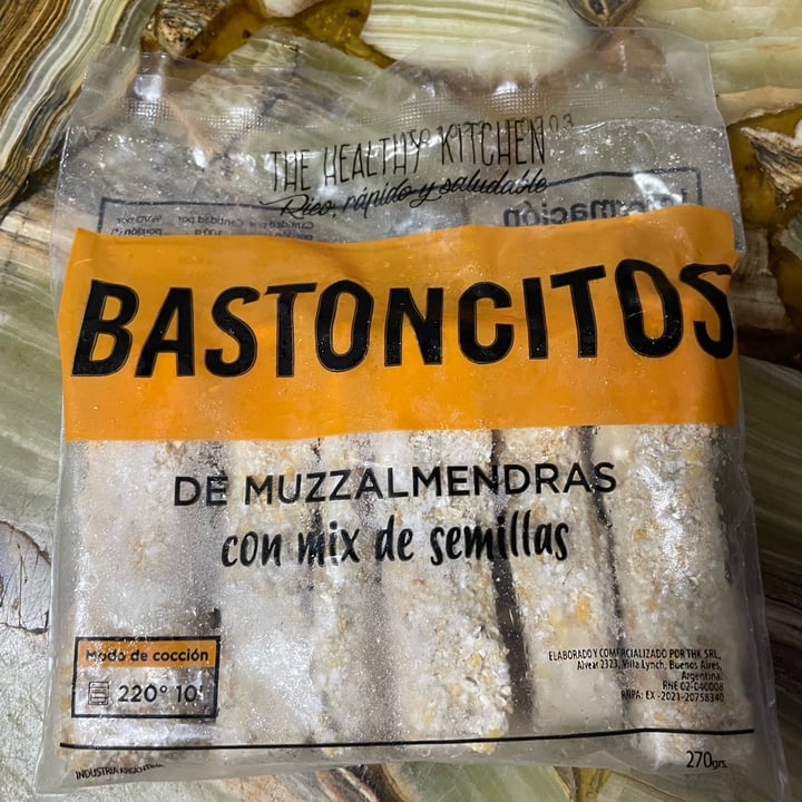 photo of The Healthy Kitchen Bastoncitos de mozzalmendra shared by @natiorellana on  12 Mar 2024 - review