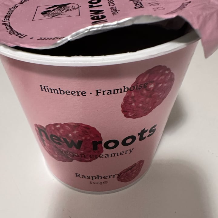 photo of New Roots yogurt lamponi shared by @babette on  20 Jan 2025 - review